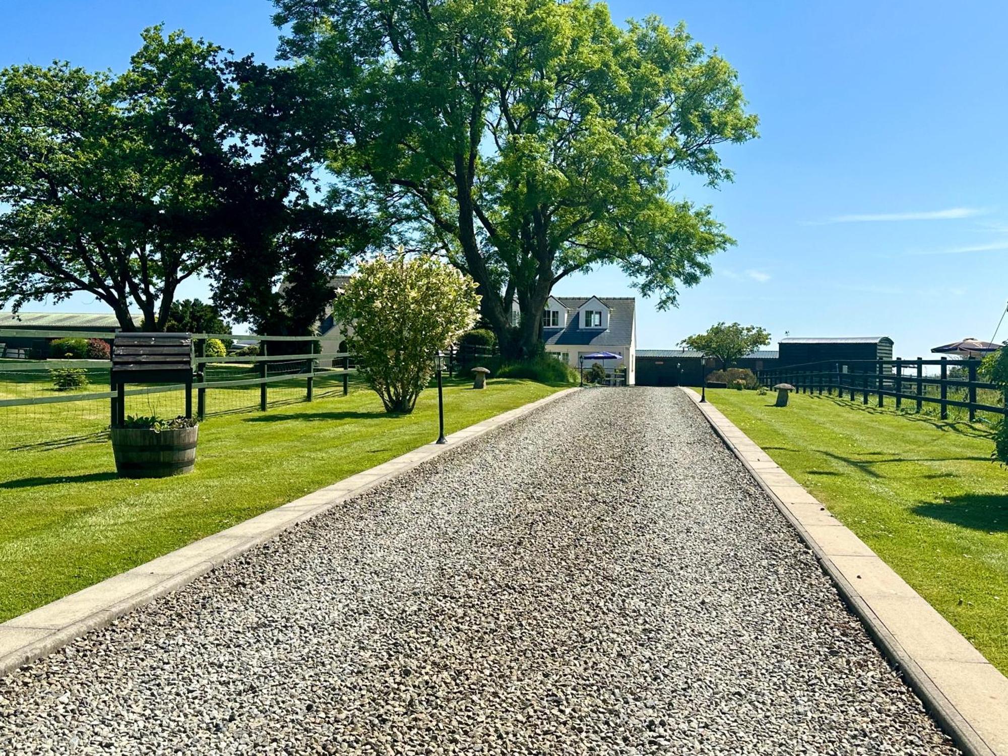 The Cow Shed Apartment Narberth Bagian luar foto